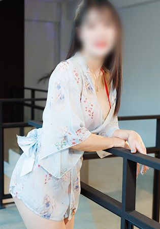 ローラ Laura 33歳