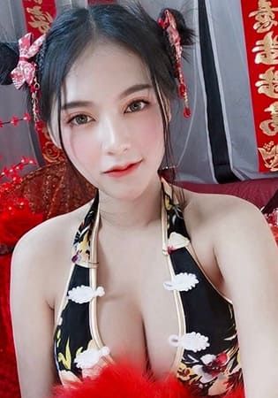 ミラ Mila 22歳
