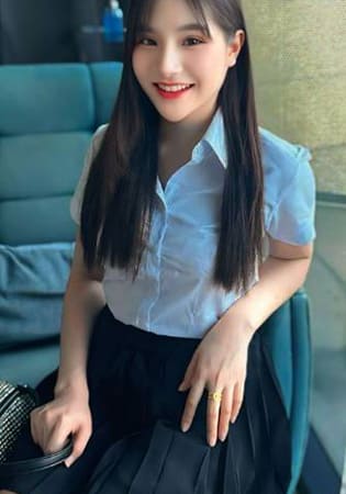 ミンジ Minji 21歳