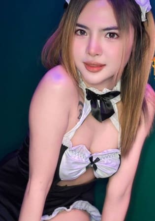 エミ 23歳