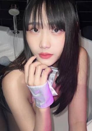 モモ 20歳