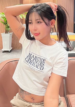 オムシン Aomsin 20歳