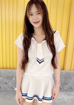 シンシン Ching Ching 25歳