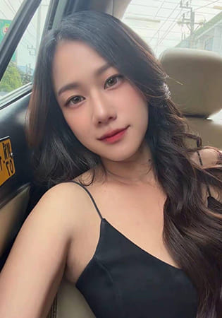 リン Rin 25歳