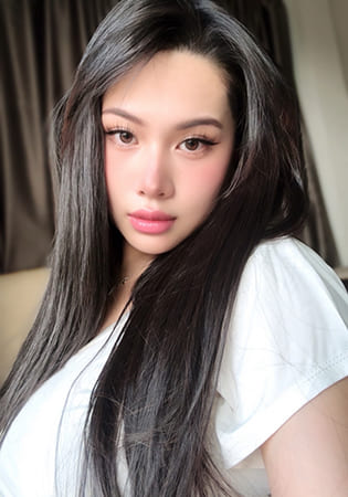 ベラ Bella 22歳