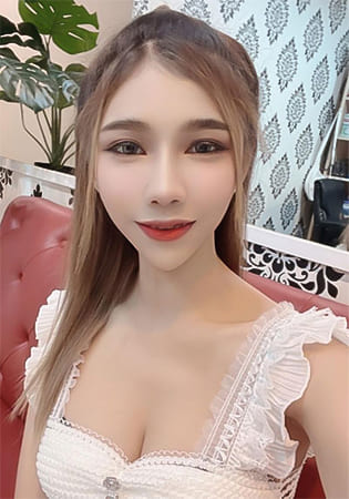 アイリン Irin 25歳