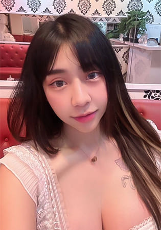 ナヨン Nayong 25歳