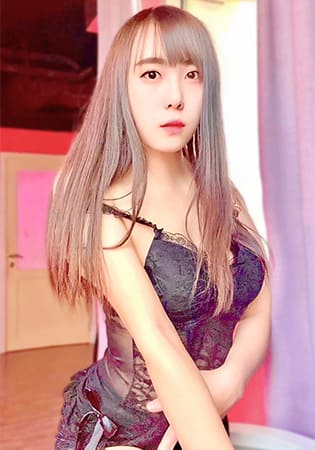 リリー Lily 23歳