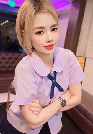 リリィ Lily 26歳