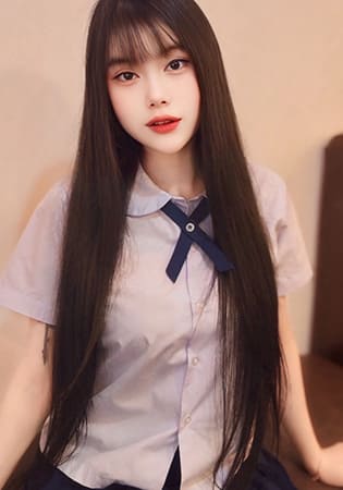 ウリ Uri 25歳