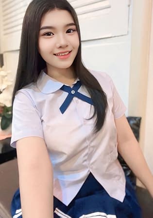 モナ Mona 20歳