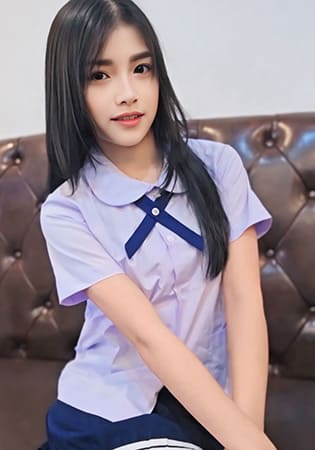 エリン Yerin 23歳