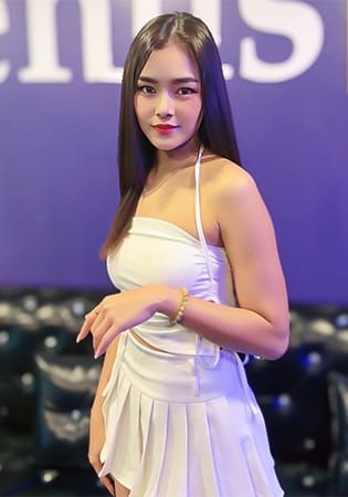 ナヨーン Nayoung 24歳