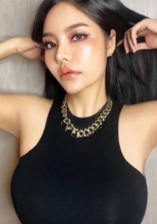 ミーナ Mina 24歳