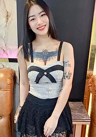 ジジ Gigi 23歳