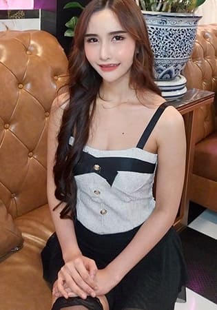 ジジ Gigi 24歳