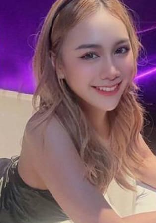 アイリス 23歳